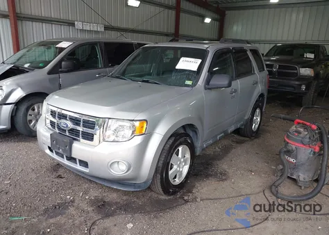 2011 Ford Escape Xlt из США, поврежденный, VIN 1FMCU9DG7BKB09247
